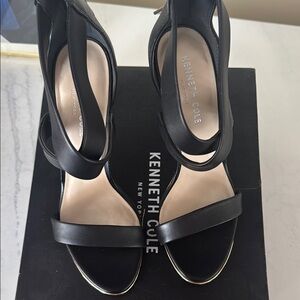 Kenneth Cole New York Black Heels Sleek Modern Design